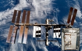 Das Geoflow-Experiment in der Laboreinheit 'Fluid Science Laboratory - FSL' (unten rechts im Bild), eingebaut im europäischen Columbus-Modul der ISS, liefert Daten für die Modellierung von Strömungsphänomenen im Inneren der Erde (Bildmaterial der ESA von spaceimages.esa.int).